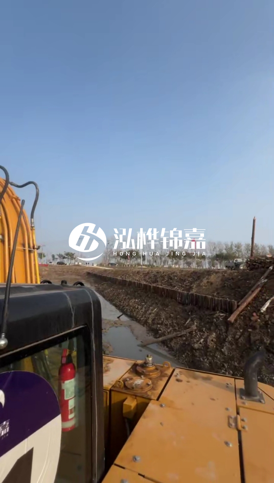 三門峽挖機打木樁專業(yè)施工-松木樁打樁木價格含運輸成本嗎？