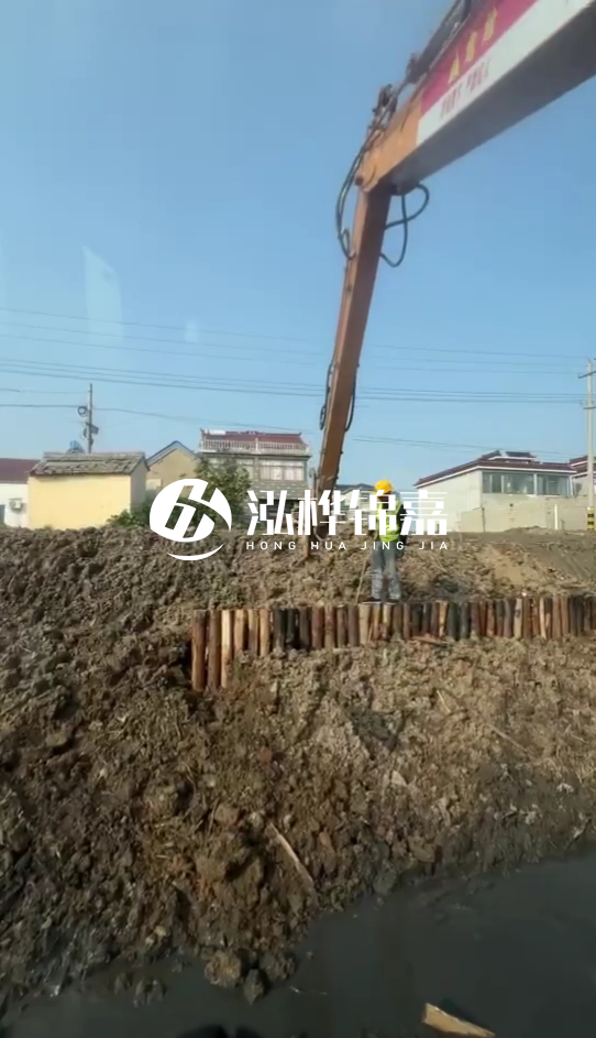 畢節(jié)市挖機打木樁專業(yè)施工-河道護坡木樁會不會腐爛？