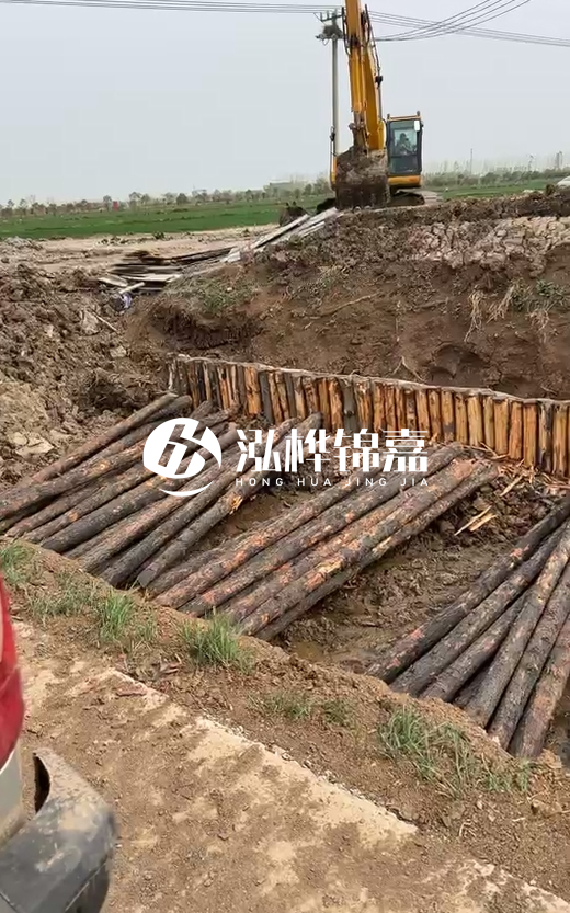 5米大頭16松木樁多少錢一根？按小頭報(bào)價(jià)貴還是大頭報(bào)價(jià)貴？
