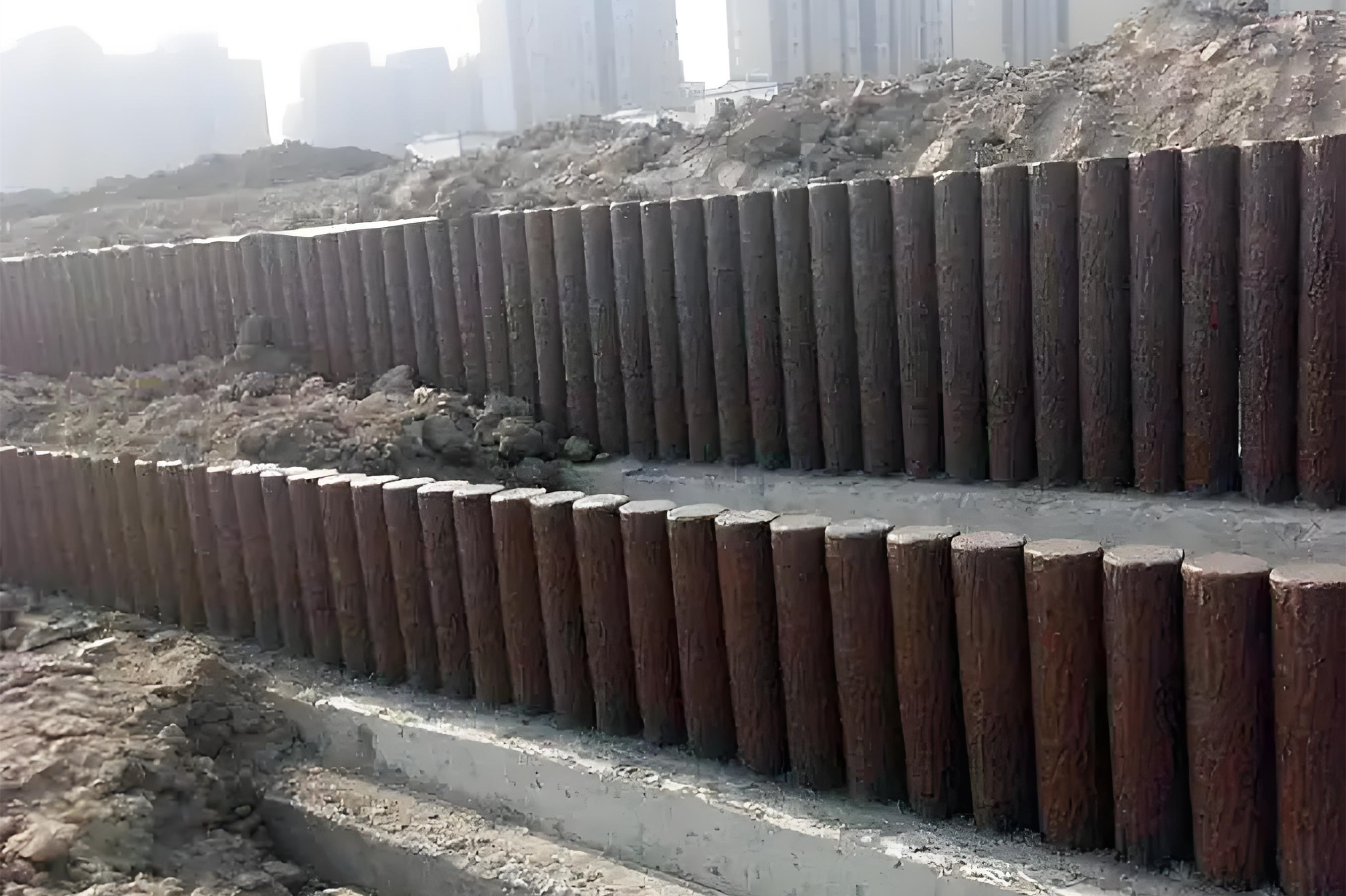 水泥樁批發(fā)廠家泓樺錦嘉-水泥圓樁適合用于哪些建筑工程？